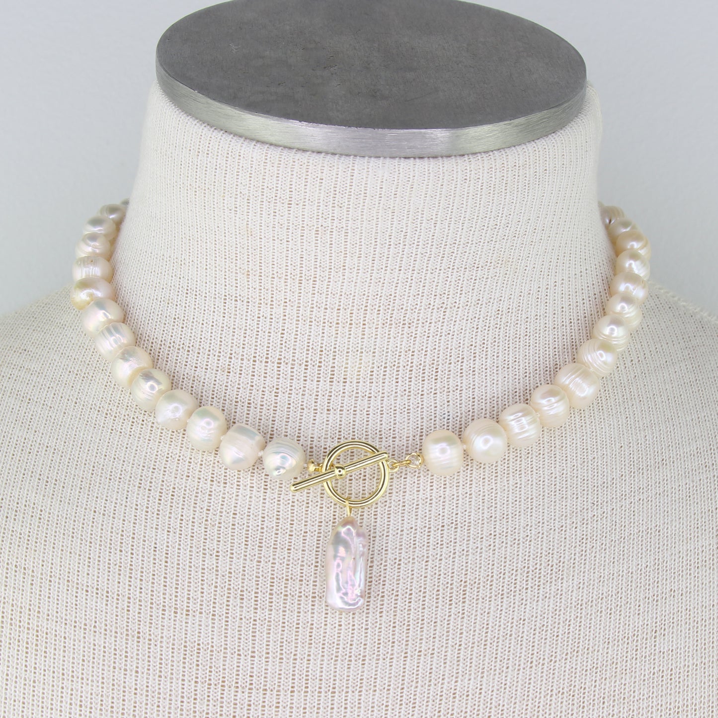 Freshwater Pearl Necklace with Pendant