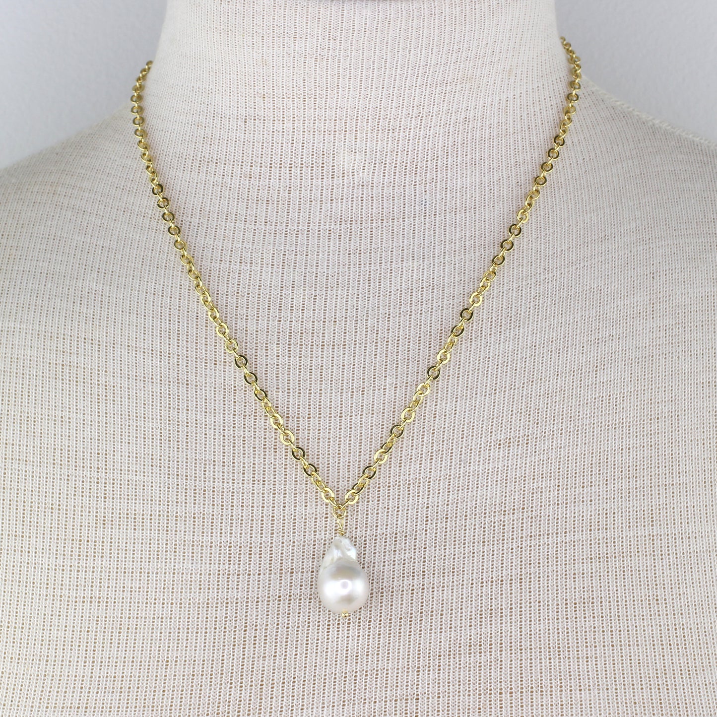 Baroque Pearl and Chain Necklace